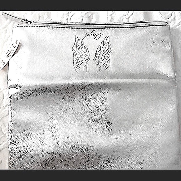 🆕🔥LIMITED EDITION:VS ANGEL RUNWAY PARIS FRANCE 2019 HARD TO FIND:COLLECTABLE - Picture 3 of 9